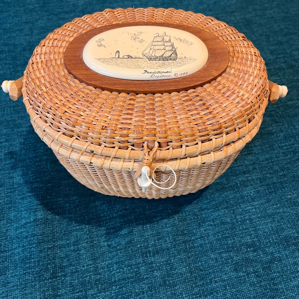Nantucket basket purse